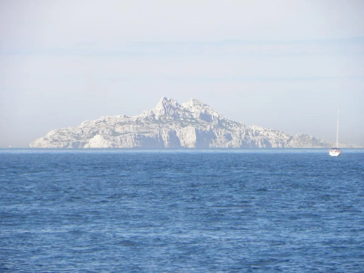 **  Chez Mamouska Bed & Breakfast Cassis France