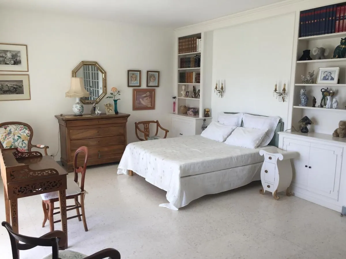 Chez Mamouska Bed & Breakfast Cassis